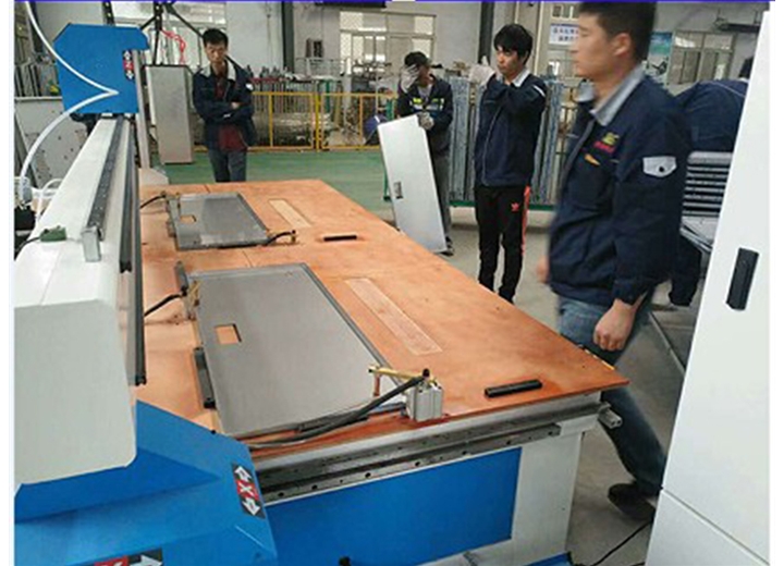 CNC自動(dòng)化螺柱焊機(jī)